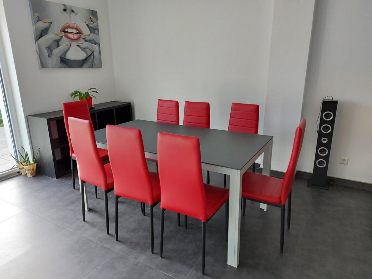 Several Different Rooms, Newly Furnished, In A New House In Vichten Εξωτερικό φωτογραφία