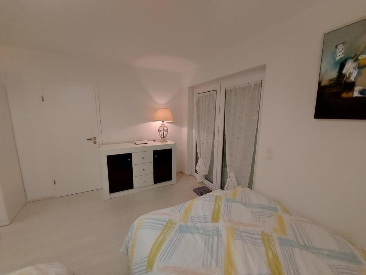 Several Different Rooms, Newly Furnished, In A New House In Vichten Εξωτερικό φωτογραφία